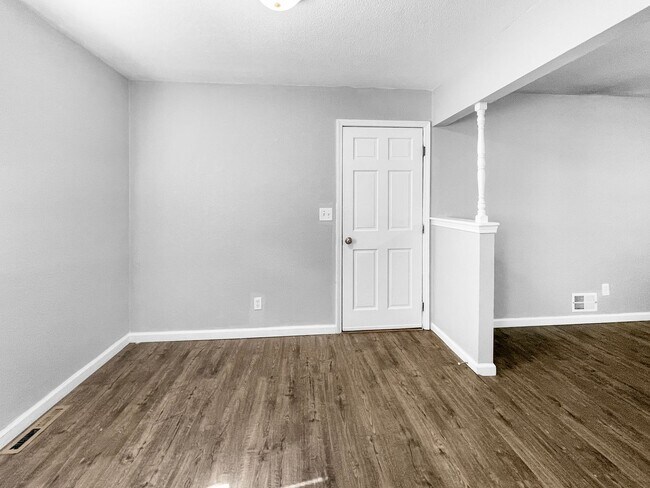 Foto del edificio - Coming Soon! 3 BR/2.5BA | Newly Renovated Single Family Home |  Fenced backyard | In Raytown!