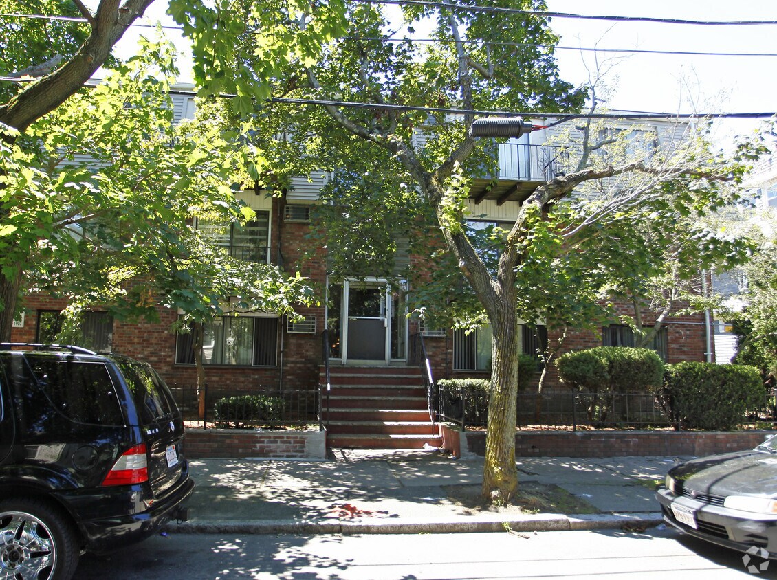 20 Park St, Lynn, MA 01905 Apartments Lynn, MA