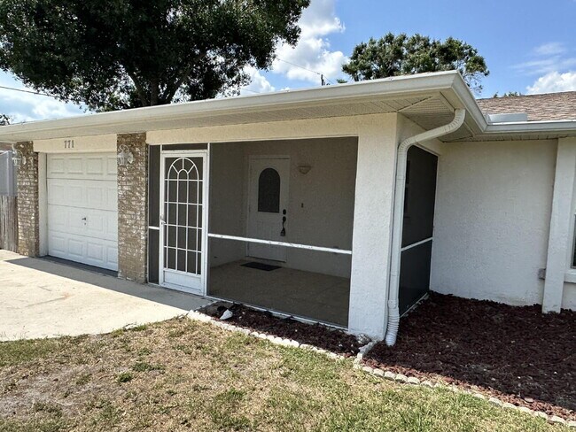 Foto del edificio - Updated 2 Bedroom, 2 Bathroom Home with St...