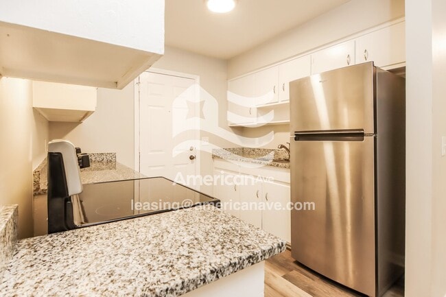 Foto del edificio - 1838 Emerson Ave