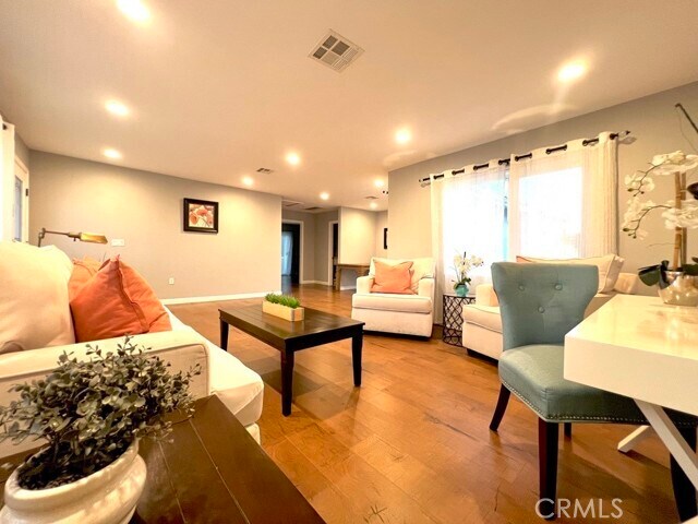 Foto del edificio - 6628 N Golden W Ave