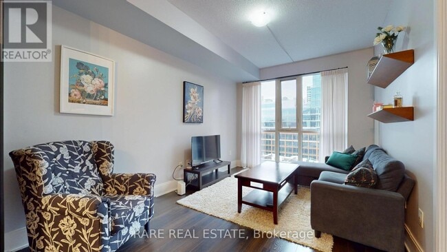 Building Photo - 560 Front St W