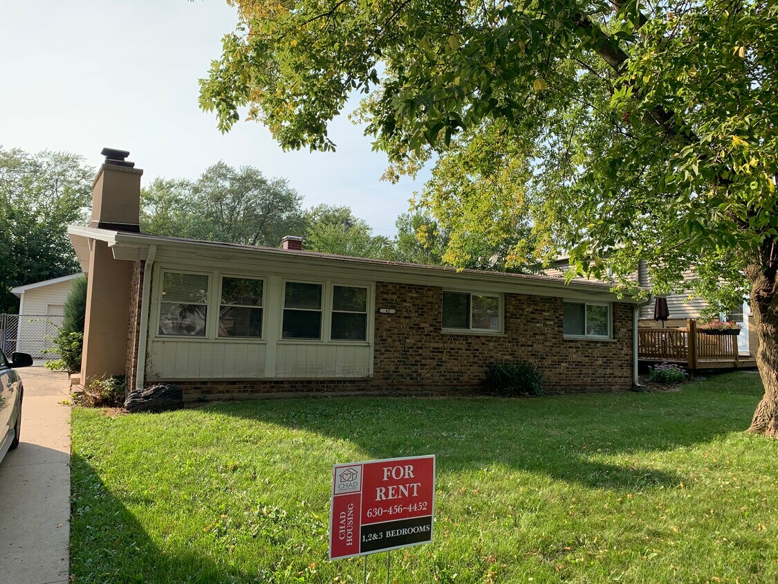 42 N Lincoln Ave Addison, IL 60101 Alquileres en Addison, IL