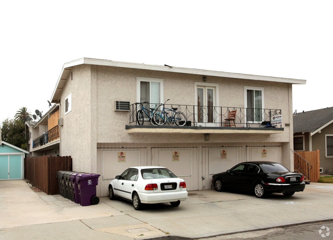 Primary Photo - 442 Newport Ave.