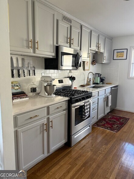 Foto del edificio - 575 Flat Shoals Ave SE