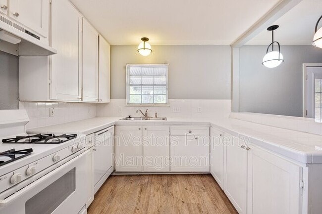 Foto del edificio - 5504 Coventry Ln