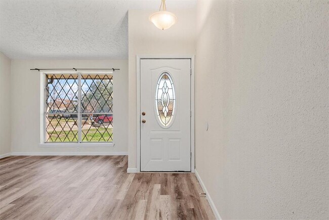 Foto del edificio - 3706 Westmeadow Dr