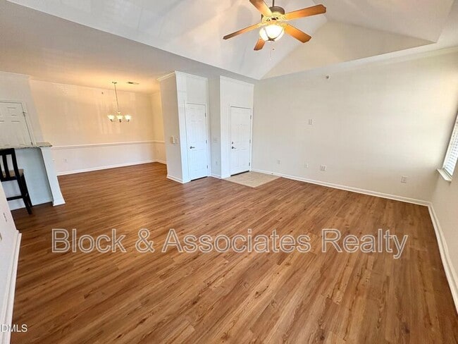 Foto del edificio - 535 Weather Ridge Ln