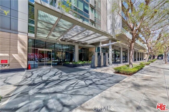 Foto del edificio - 1155 S Grand Ave