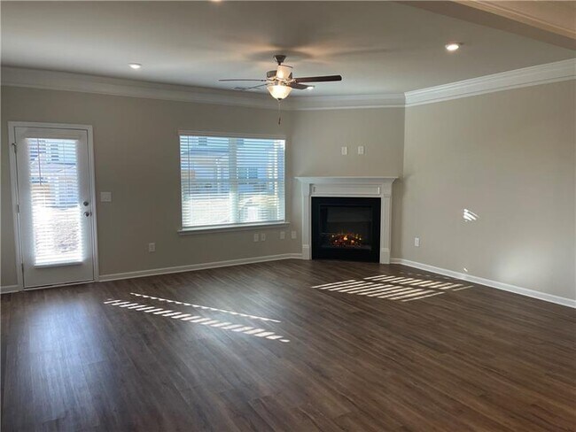 Building Photo - 2300 Buford Town Dr