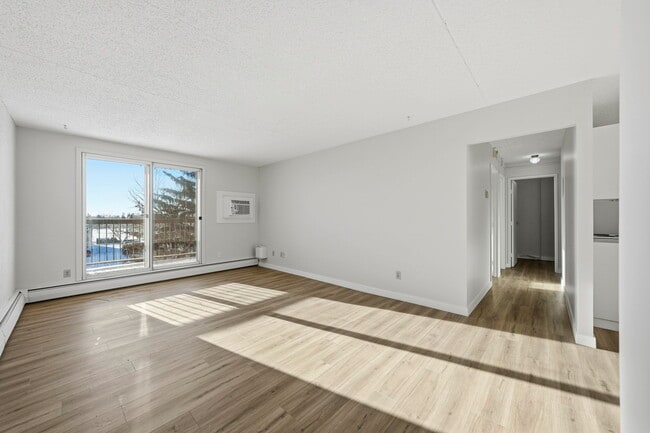 Building Photo - Northgate Manor II