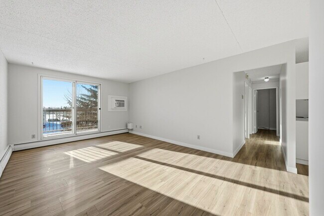 Building Photo - Northgate Manor II