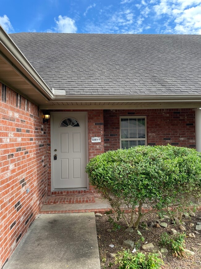 Photo - 3201 SW Amberwood Ave House