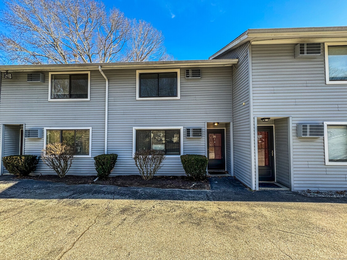 296 Meridian St Unit APT C, Groton, CT 06340 Condo for Rent in Groton