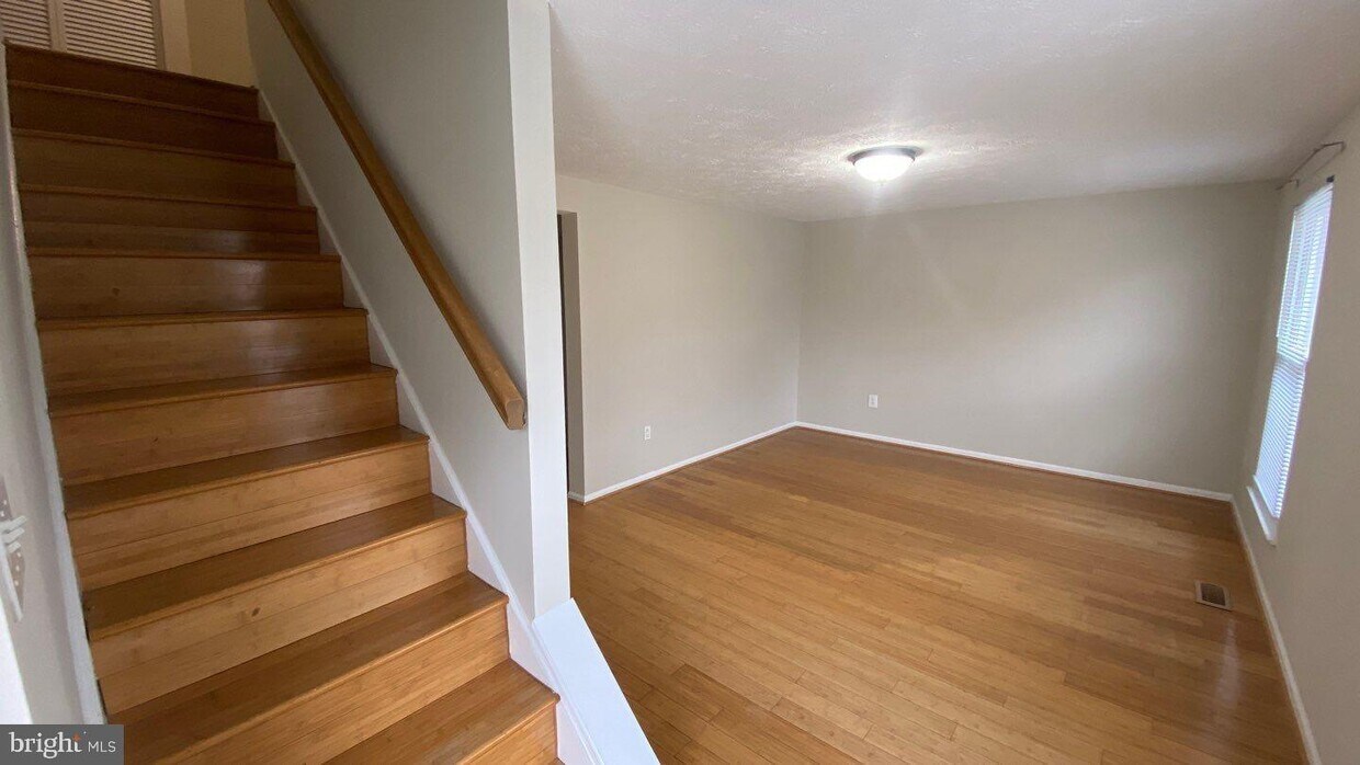 7816 Marioak Dr, Elkridge, MD 21075 Townhome Rentals in Elkridge MD