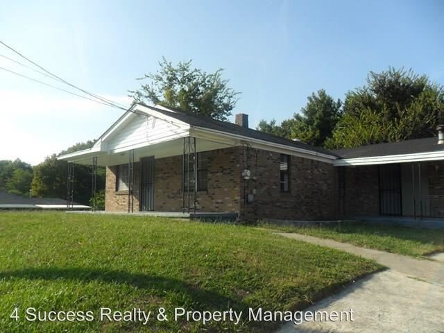 Primary Photo - 3 br, 2 bath House - 508 W. Peebles Rd.