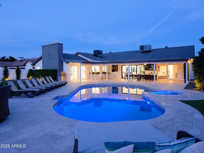 Foto del edificio - 15218 N 61st St