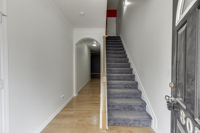 Building Photo - 805 Tulip Poplar Way