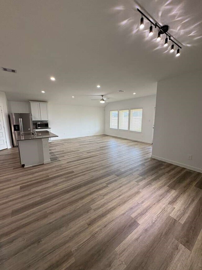 Building Photo - 3231 Langley Bnd Ln