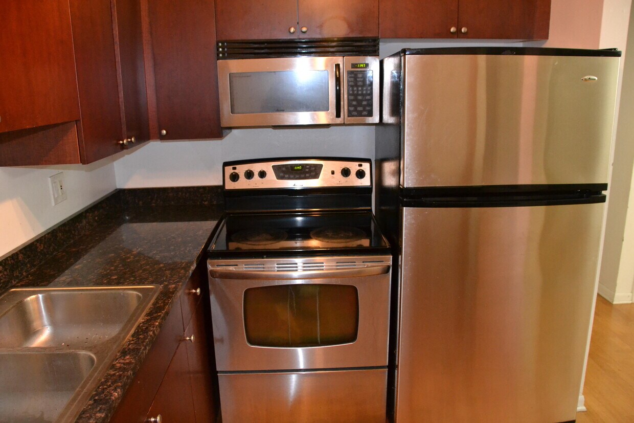 Primary Photo - 522 E Spruce Dr