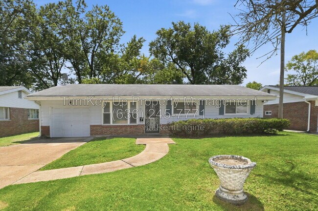 Building Photo - 840 Lebon Dr