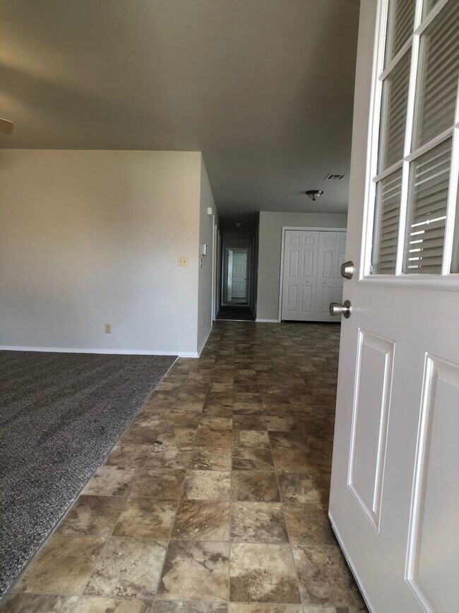 Building Photo - 3009 Forestridge Dr.