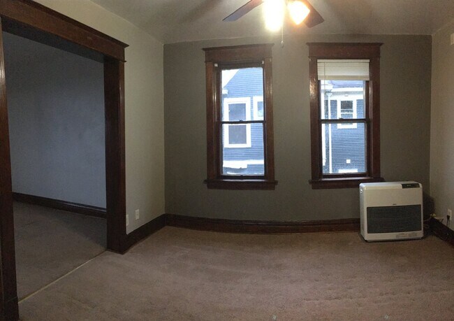 Foto del edificio - 309 1/2 E 7th St