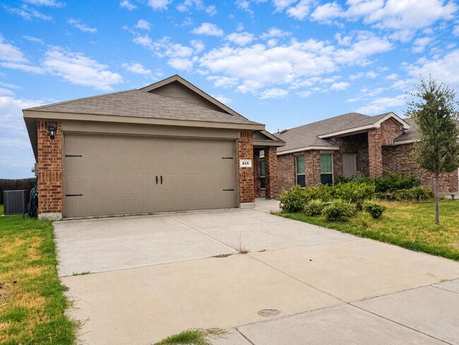 Building Photo - 819 Sunrise Ln