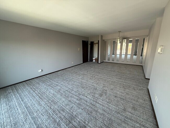 Foto del edificio - 2615 W Foster Ave