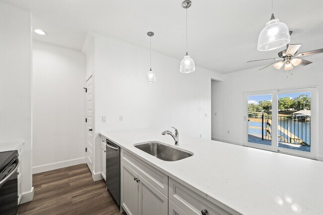 Building Photo - 893 Paddleboard Ct