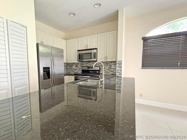 Building Photo - 3118 Coral Ridge Dr