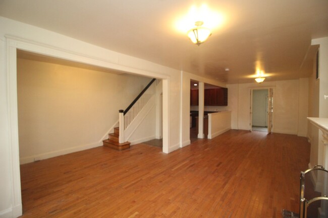 Foto del edificio - 2025/2026 JHU Off-campus 4bd/2.5ba Charles...