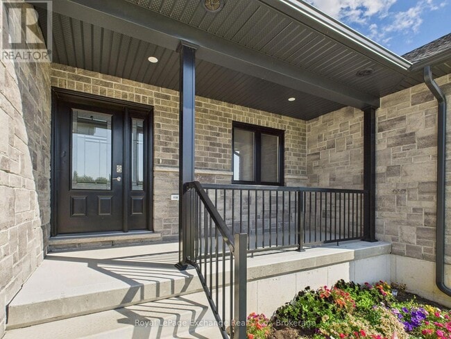 Building Photo - 36 Jordan Crescent