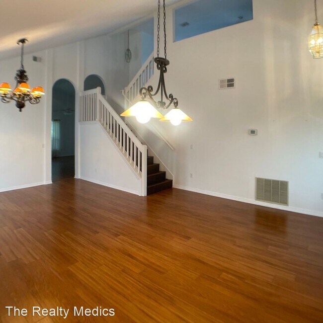 Foto del edificio - 3 br, 2.5 bath House - 3342 Sterling Lake Cir