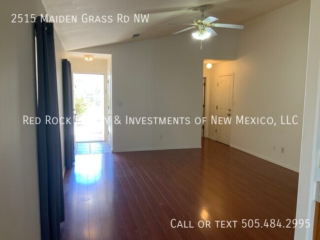 Building Photo - 3 bedroom home available now.