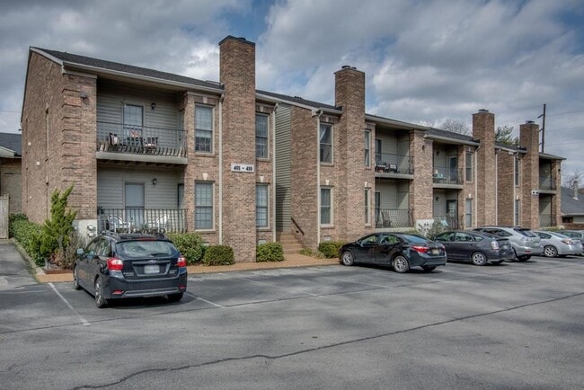 Foto del edificio - Awesome 2BE/2BA condo located in the heart of Sylvan Park community!