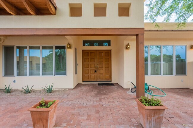 Foto del edificio - Heart of Paradise Valley - Pool!