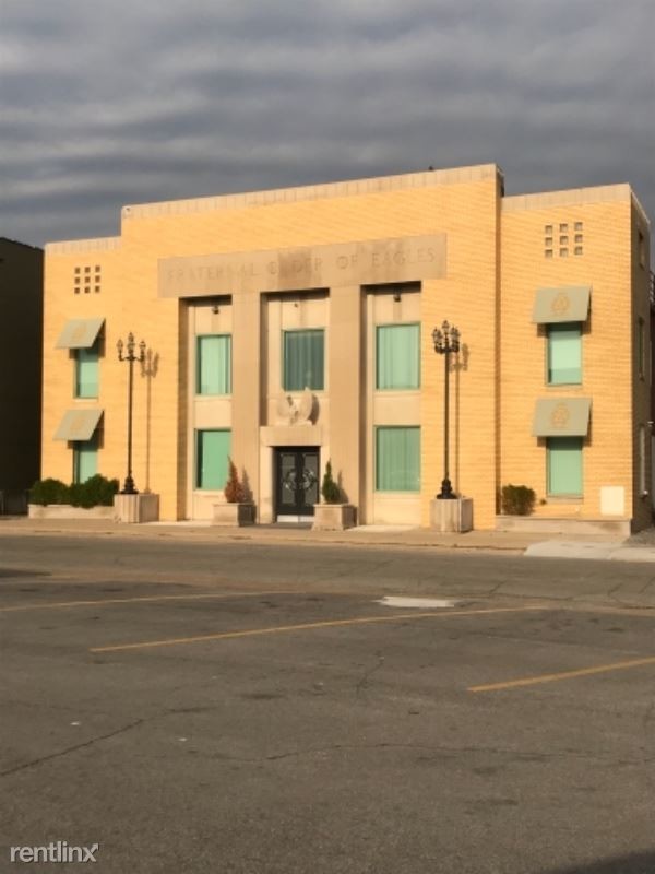 205 N 16th St, Herrin, IL 62948 Apartment for Rent in Herrin, IL