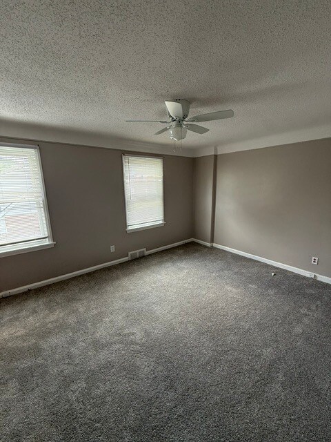 Foto del edificio - 14424 Rutherford St