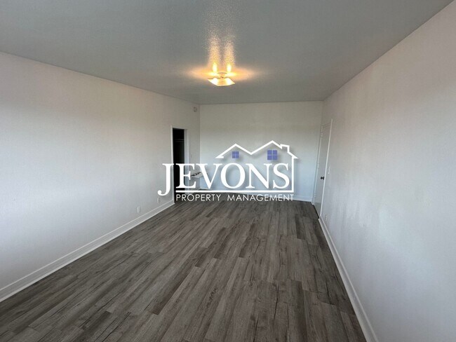 Foto del edificio - Wingspan Landing - 6379 Arnold Dr NE, Moses Lake, WA 98837