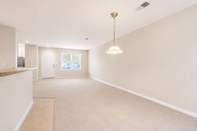 Foto del edificio - 3 Bedroom Townhome for Rent in Green Valley Ranch | Private Patio & Attached Garage