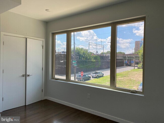 Building Photo - 1405 N 8th St