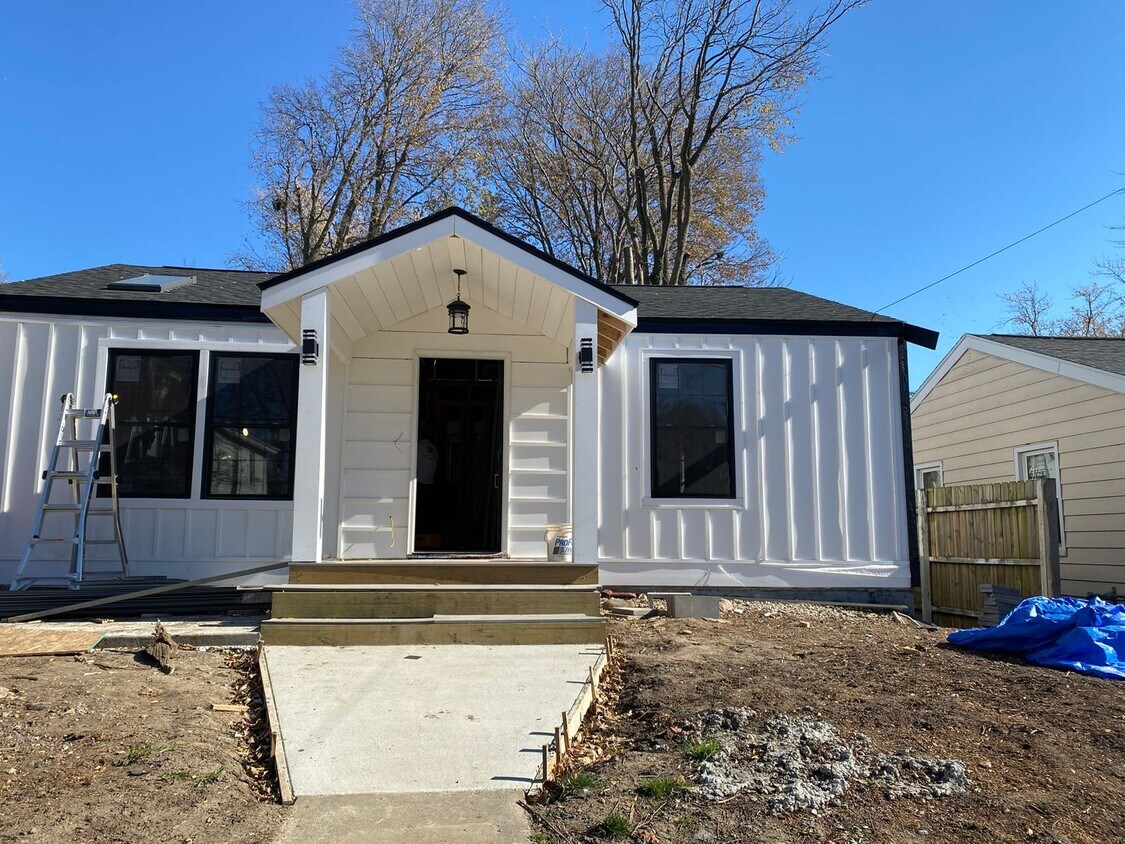 Coming soon possible early February House Rental in Bloomington, IL