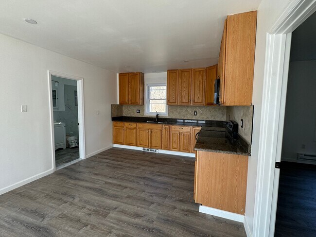Foto del edificio - 21 Elk Creek Rd