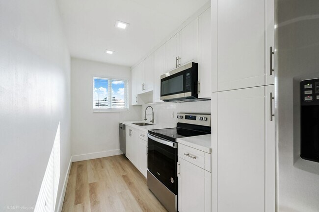 Photo - 2820 NW 95th St Apartment