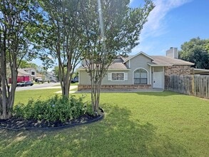 Building Photo - 10203 Sunset Field Dr
