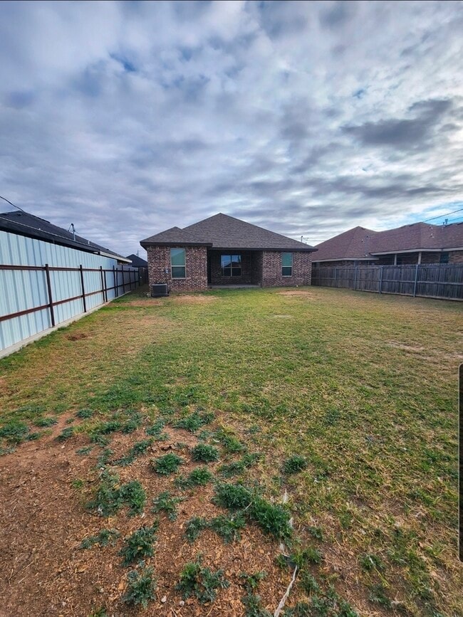 Foto del edificio - 3 bed 2 bath home