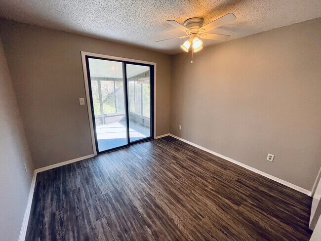 Foto del edificio - Cozy 2/1 Townhome in Orange Park!