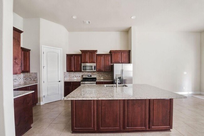 Building Photo - 15217 Glen Heather Dr