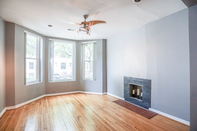 Foto del edificio - 3556 N Wilton Ave